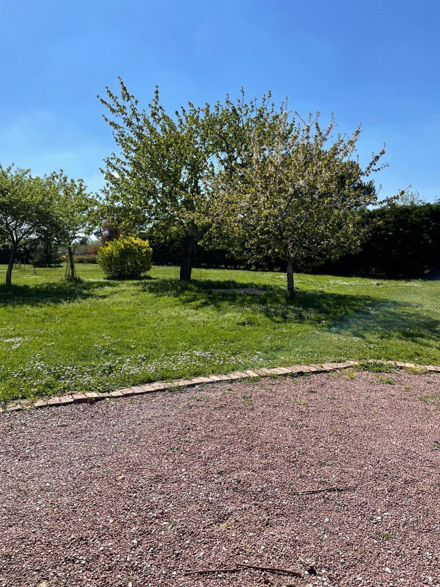 32 Parc Des Sports Chez Catherve Saint-Medard-de-Guizieres Екстериор снимка